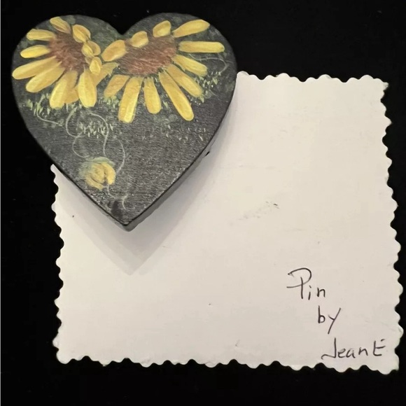 Handpainted Wooden Heart Brooch With Sunflowers Cottagecore Whimsygoth Boho 90s - Picture 2 of 8